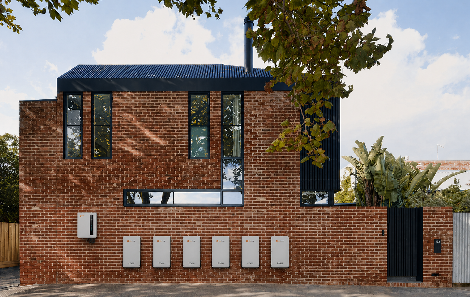 Solis-Dyness PowerBox Pro battery system professionally installed